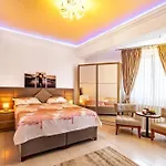 Luxury Apartment Twin Residence